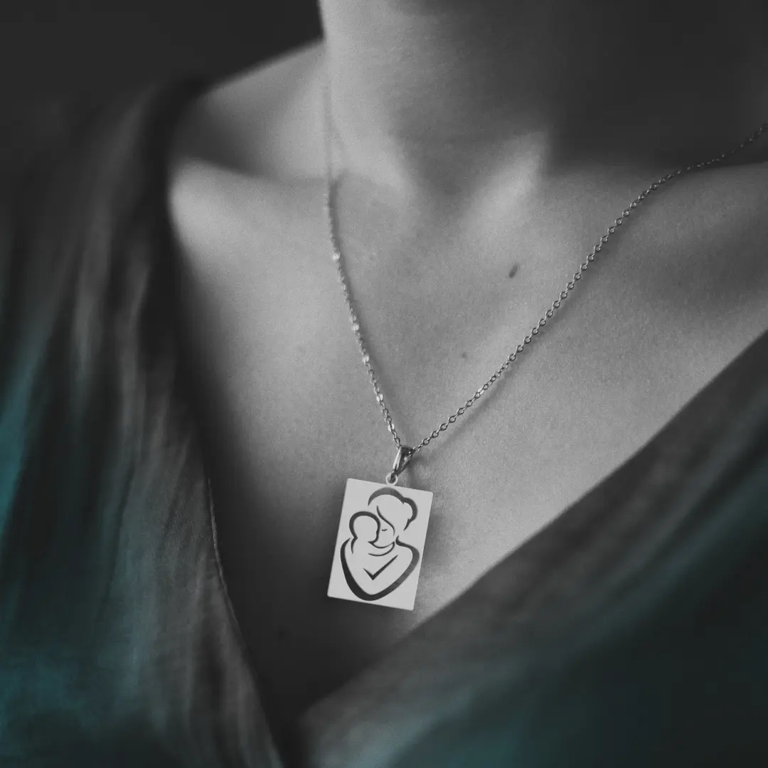 آویز مادرم، بچه و زنجیر نقره روز مادر