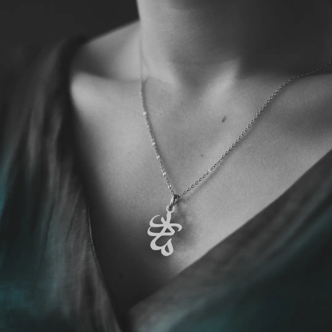 آویز اسم مادر و زنجیر نقره روز مادر