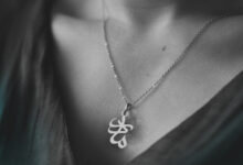 مدل پلاک نقره مناسب برای مادران شیک‌پوش