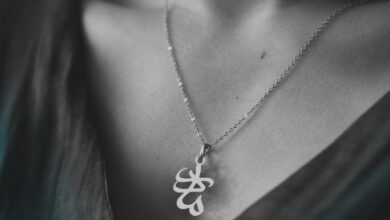 مدل پلاک نقره مناسب برای مادران شیک‌پوش