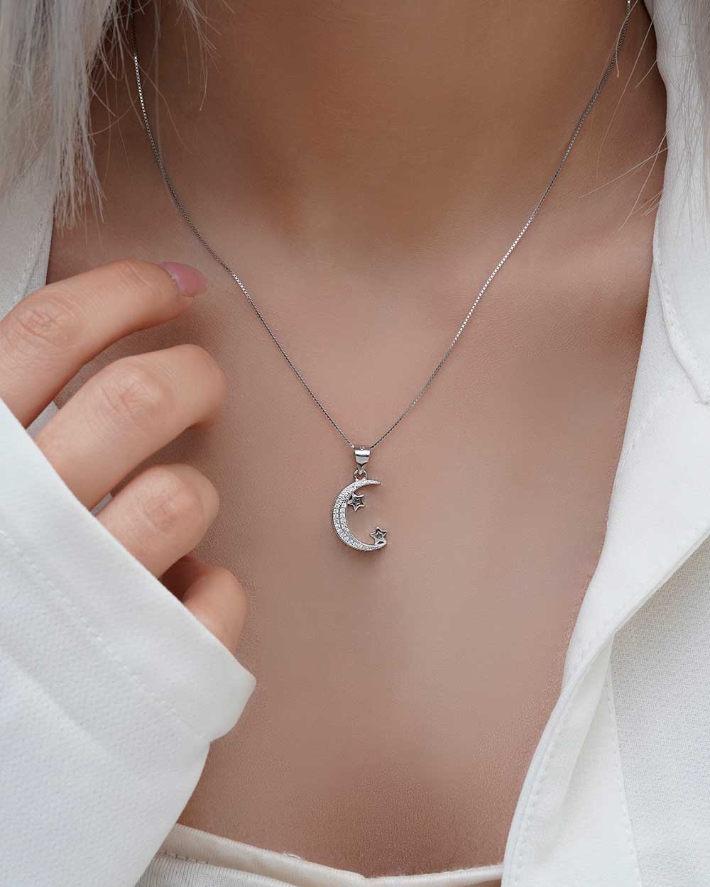 گردنبند نقره نماد ماه هدیه ای ماندگار