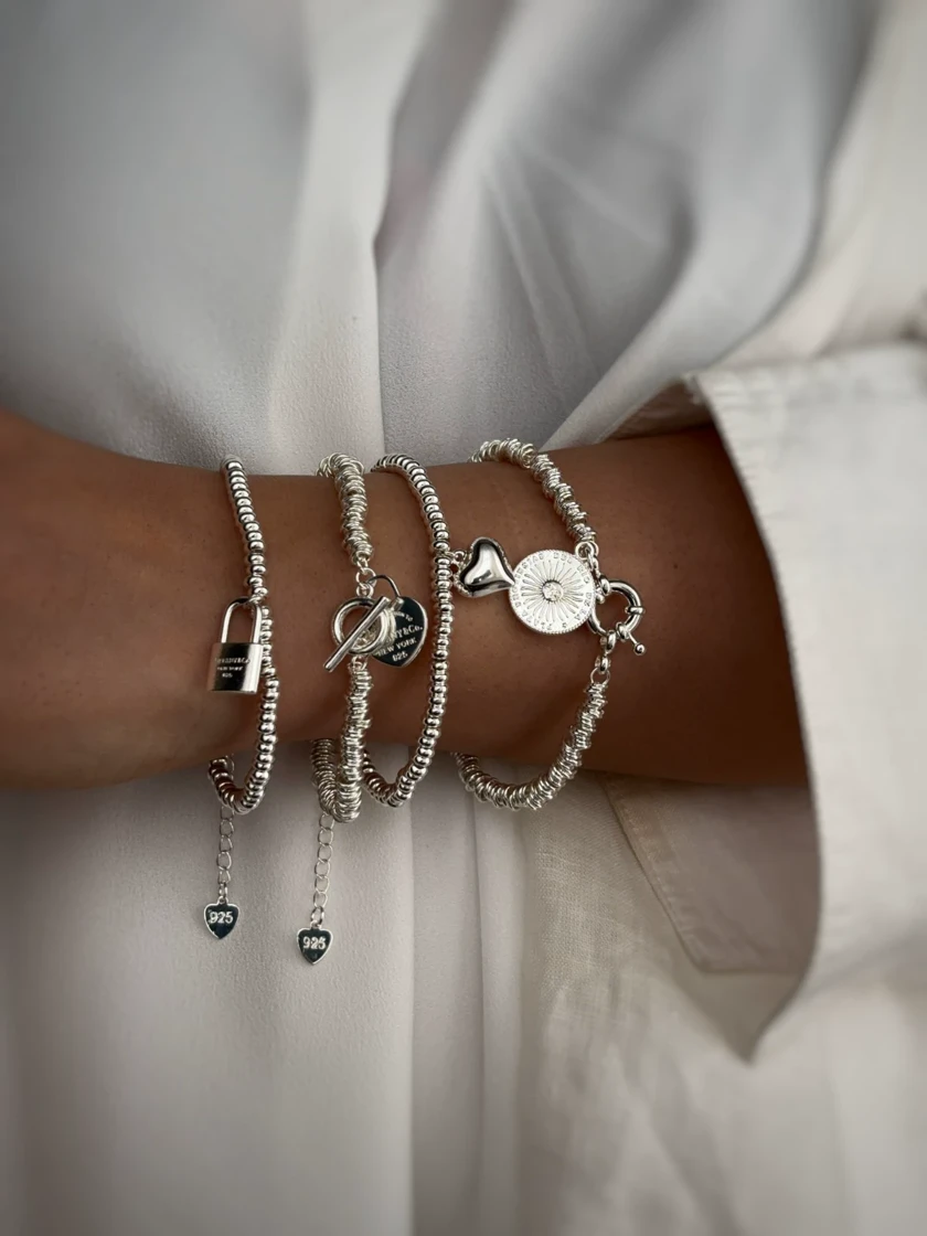 ۱۴ پیشنهاد هدیه برای خانم‌ها که حتما خوشحال‌شان می‌کند-جوشن گلد