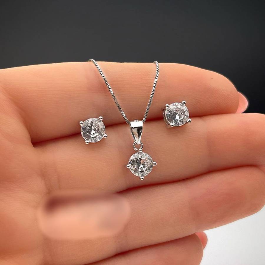 ایده‌های جدید برای استایل کژوال با زیورآلات نقره در مهمانی‌ها