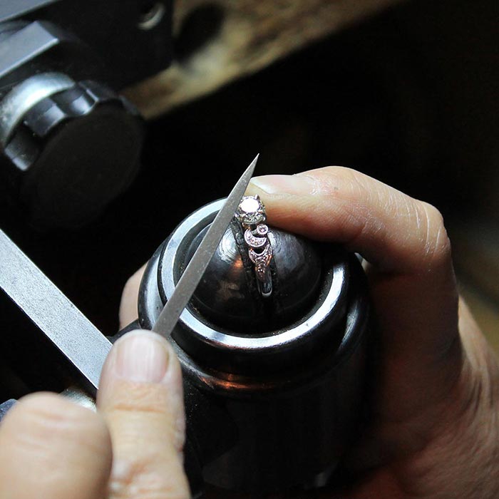 تعمیر و ساخت زیورآلات نقره