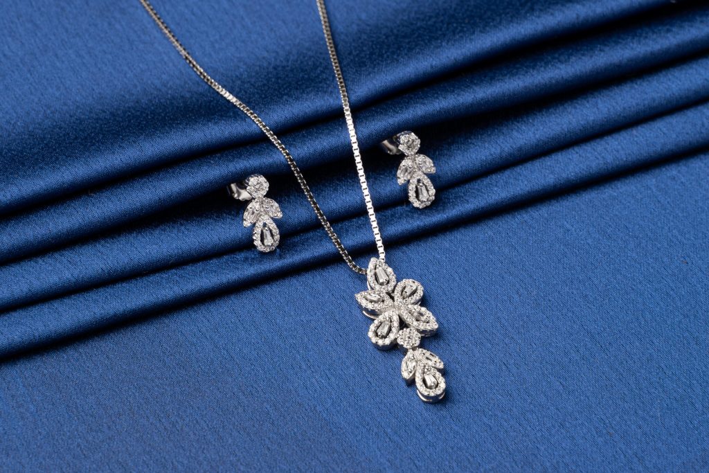 راهنمای فروش انواع زیورآلات نقره