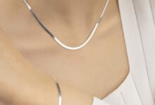 عکس‌های جذاب از استایل کژوال با زیورآلات نقره برای زنان جوان