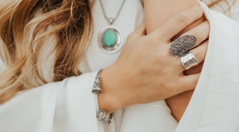 قیمت نقره‌ی کارکرده و عوامل مؤثر بر آن