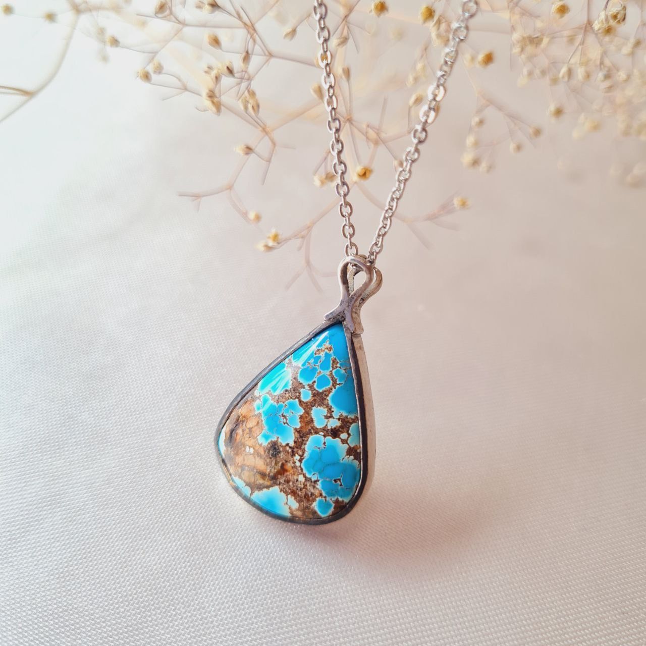 مدل‌های زیورآلات نقره مناسب تولد یک بهمن ماهی برای انتخاب بهتر