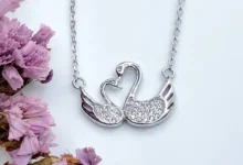 پلاک نقره قو هدیه‌ای خاص جوشن گلد