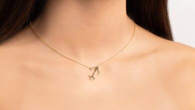 گردن آویز نماد ماه تولد آذر با نگین