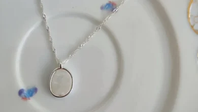 گردنبند نقره با سنگ اوپال-نماد ماه مهر