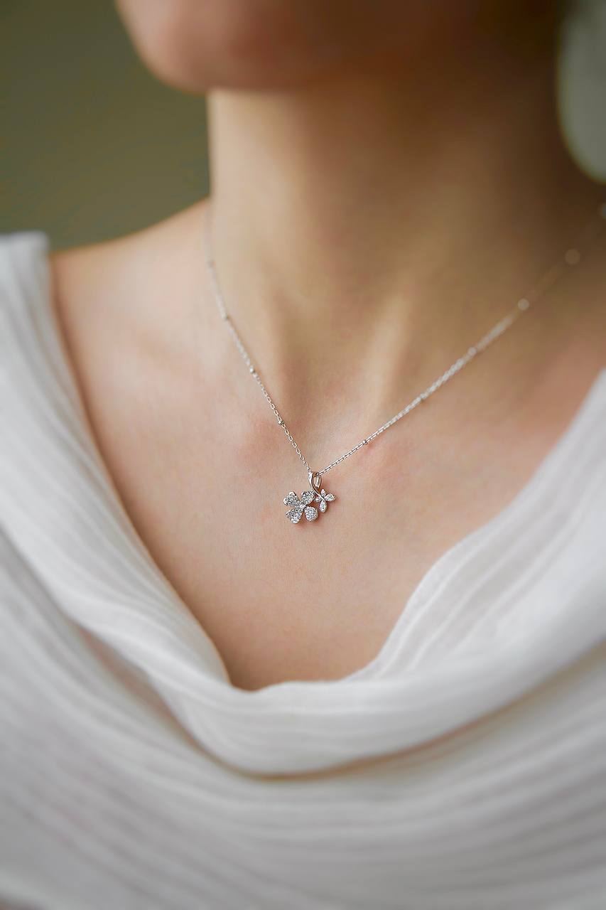 گردنبند نقره مناسب استایل کلاسیک