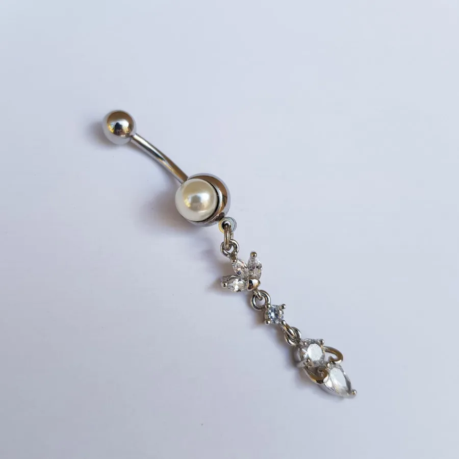 پیرسینگ نگین‌دار مناسب ناف